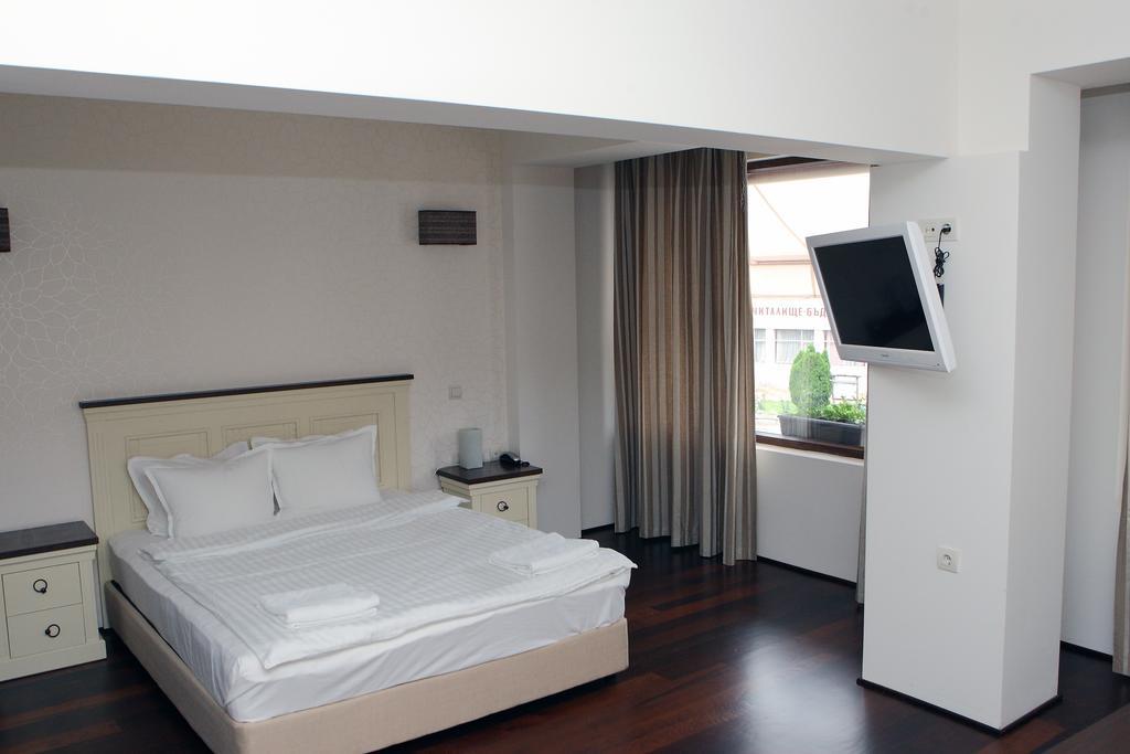 Hotel Par Avion Априлци Экстерьер фото
